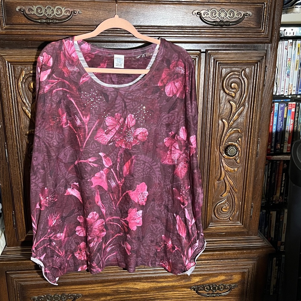 Time and Tru Pink Floral Long Sleeve Top